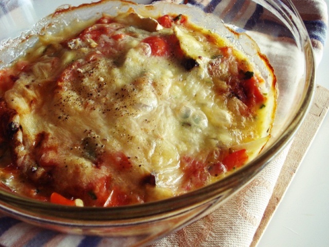 Αποτέλεσμα εικόνας για Μελιτζάνες φούρνου με σάλτσα ντομάτας ζαμπόν και τυριά